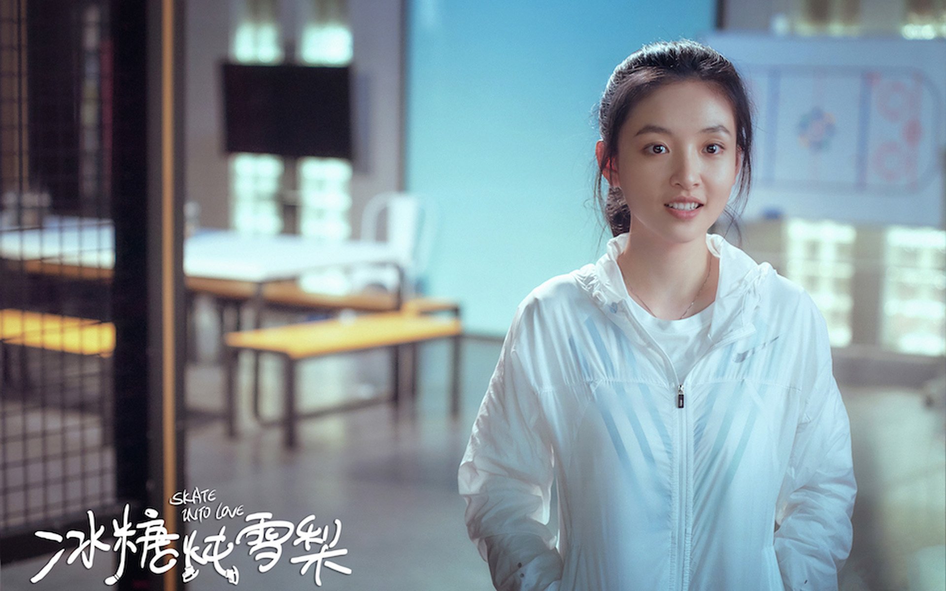 简:凭借敏捷的移动和精准的传球,快速助攻全黑队进攻