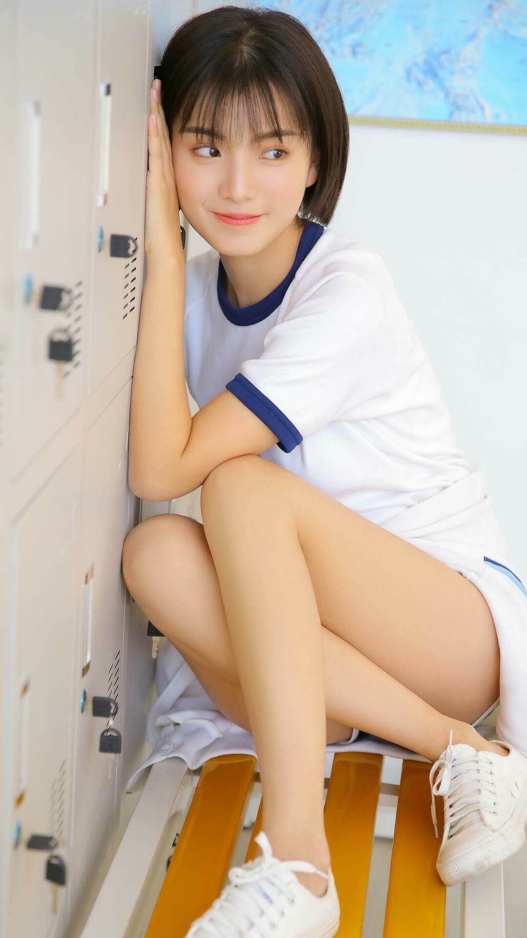 AYX SPORTS-网球公开赛冠军争夺战激烈，著名网球公开赛